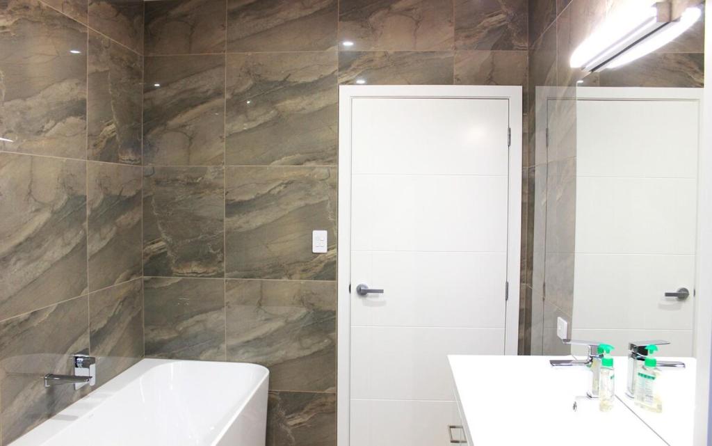 Modern Luxury New Build - Resim 8