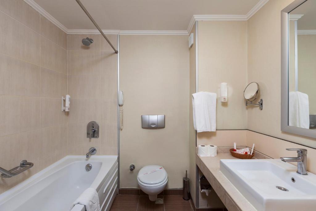Koupelna v ubytování Calimera Hane Garden Hotel