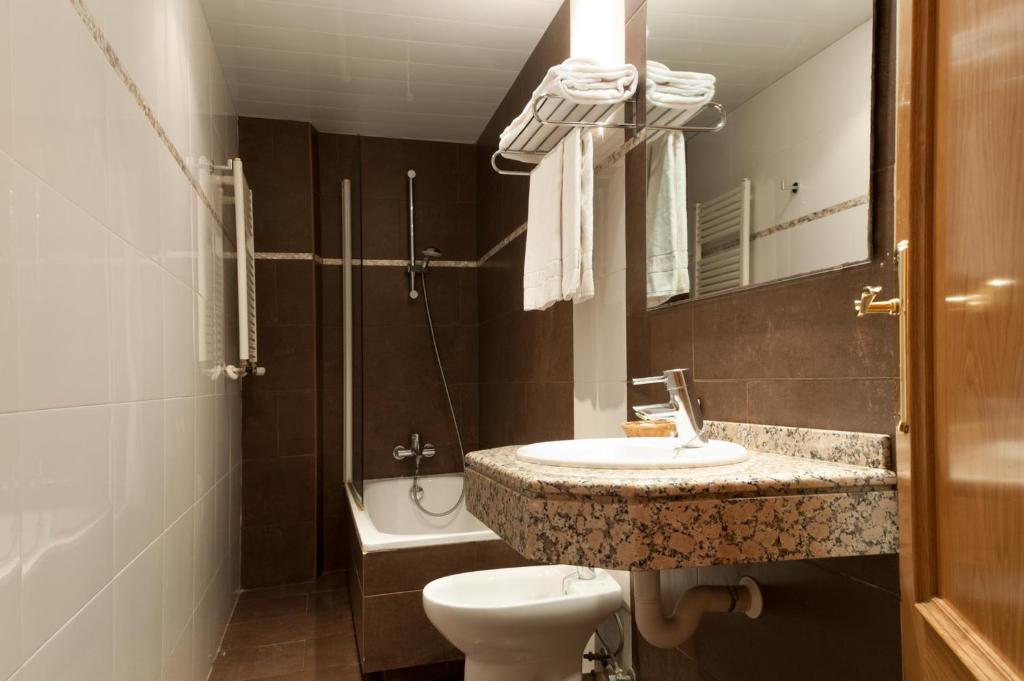 Hotel Cantón - Resim 38