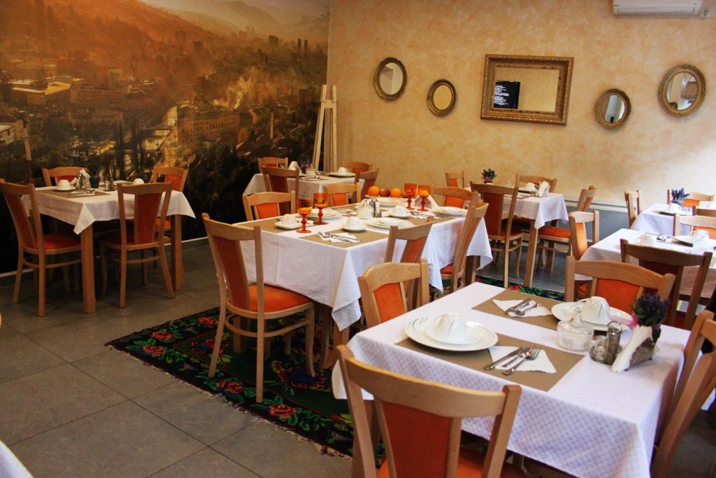 Restaurace v ubytování Hotel Berr