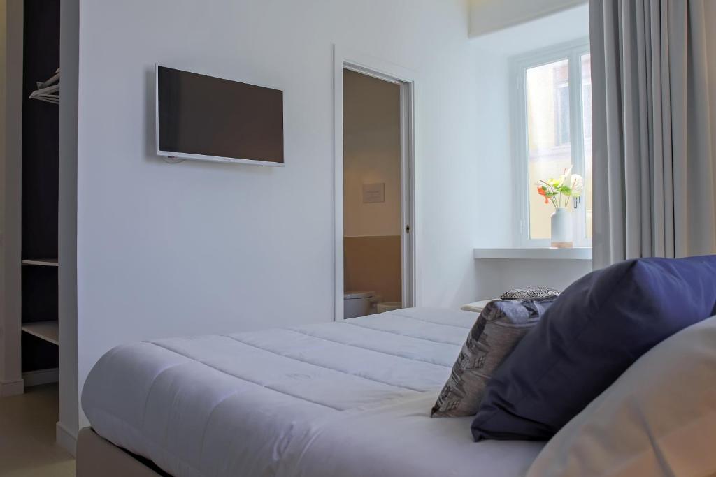 PETIT B&B - in centro a due passi dalla stazione e dai traghetti - 6