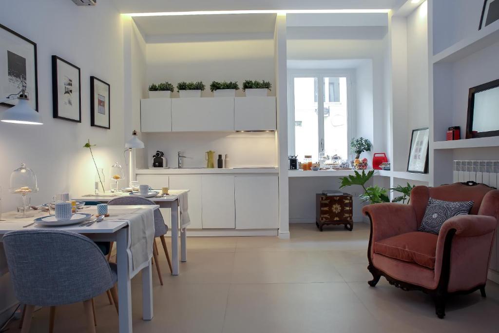 PETIT B&B - in centro a due passi dalla stazione e dai traghetti - 15