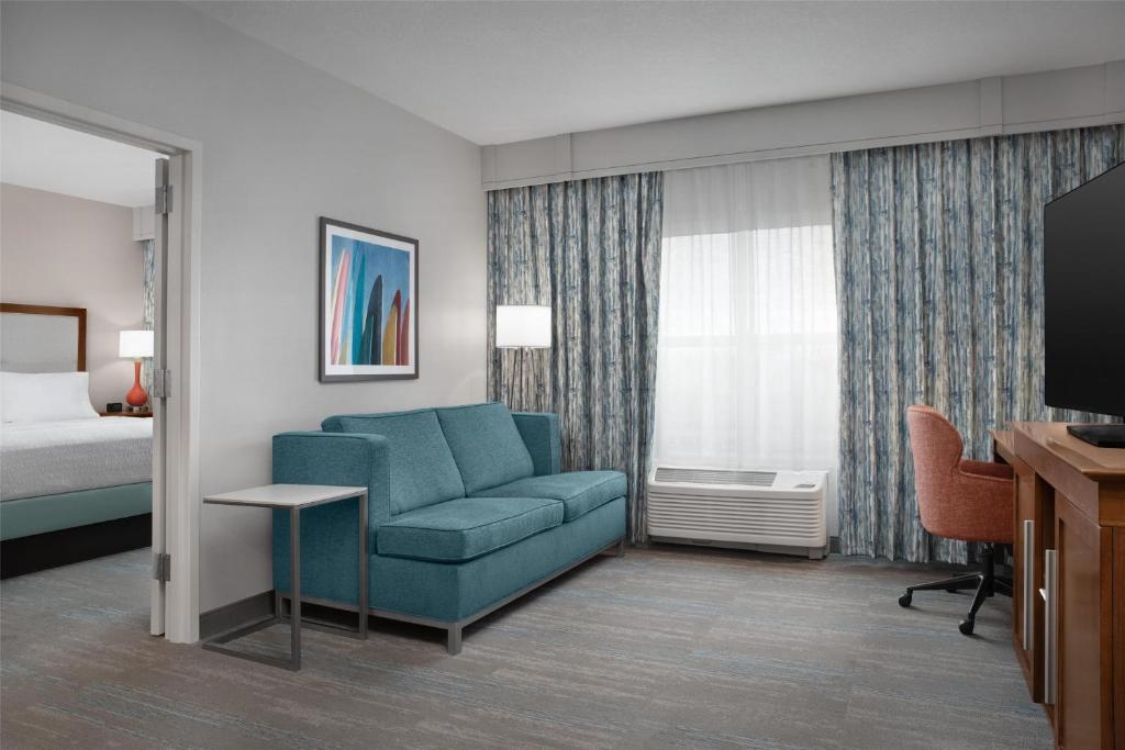 Hampton Inn and Suites by Hilton Vero Beach-Downtown - Suite Lit King-Size - Non-Fumeurs