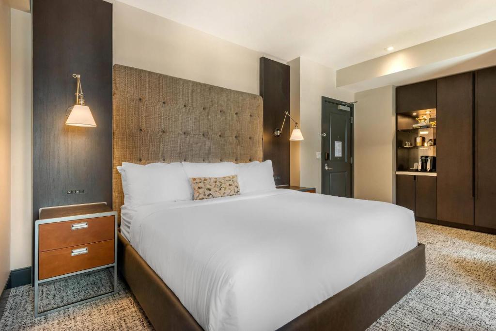 Cambria Hotel Houston Downtown Convention Center photo