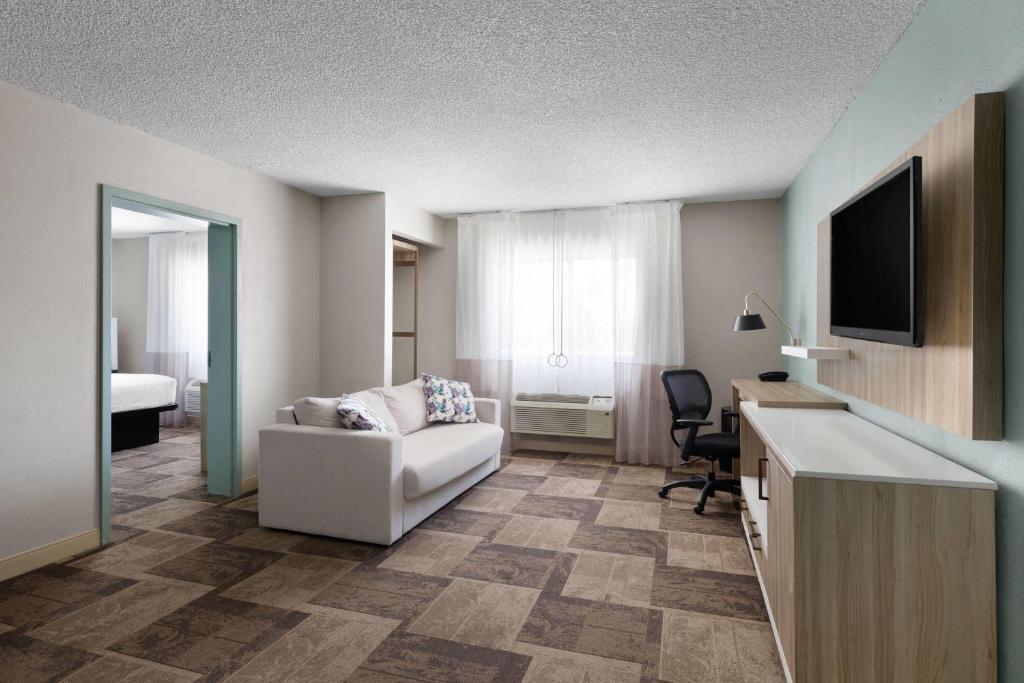 Wyndham Garden Newark Fremont Silicon Valley photo