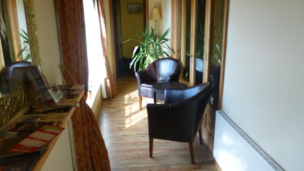 Posezení v ubytování Ponderosa B&B