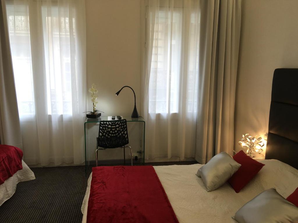 Hôtel Le Capitole - Resim 33