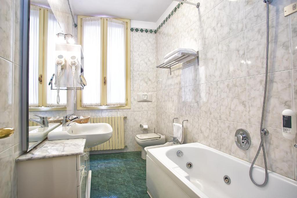 رزرو هتل و هاستل، اقامتگاه Bistrot De Venise, 09197245266