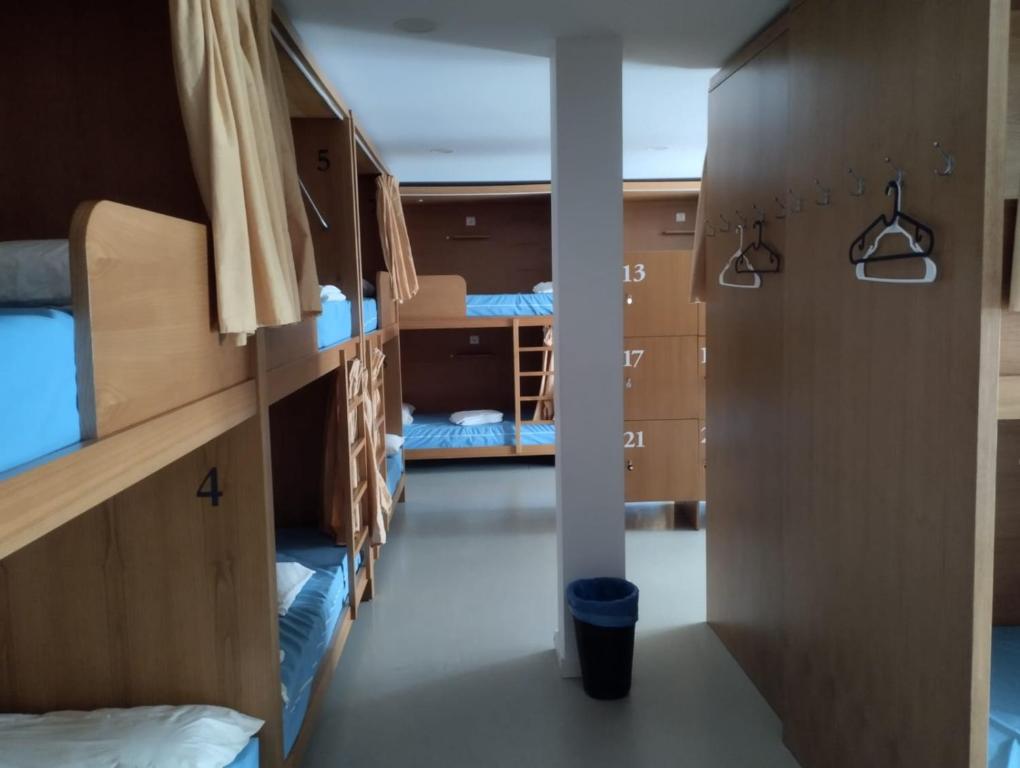 Albergue GBC Caldas - Bunk Bed In Mixed Dormitory Room