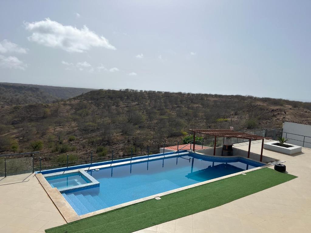 Swimmingpoolen hos eller tæt på Ponta de mar