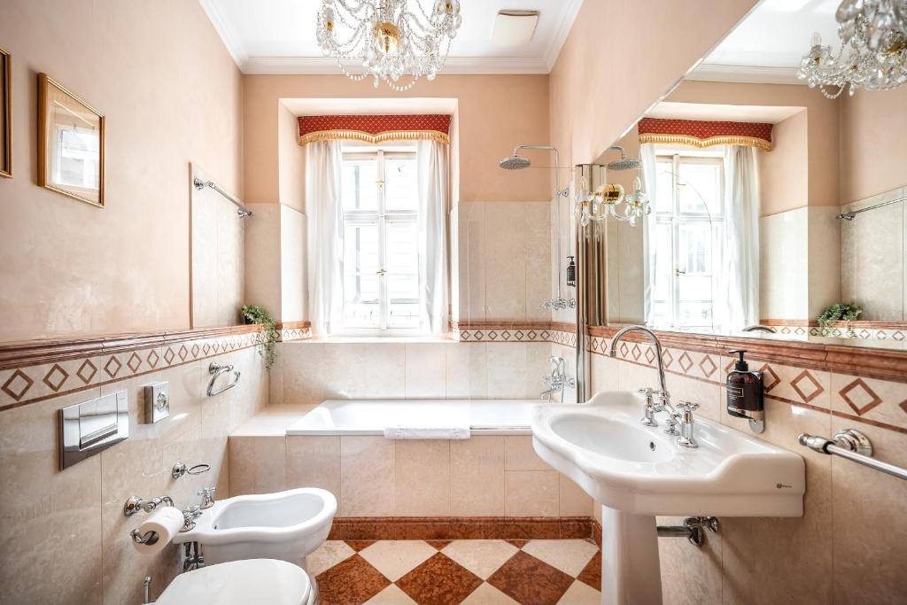 Nosticova Heritage - 5