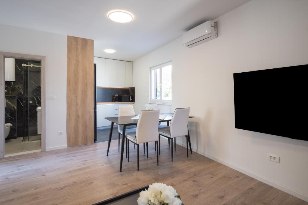 Rocky Apartment