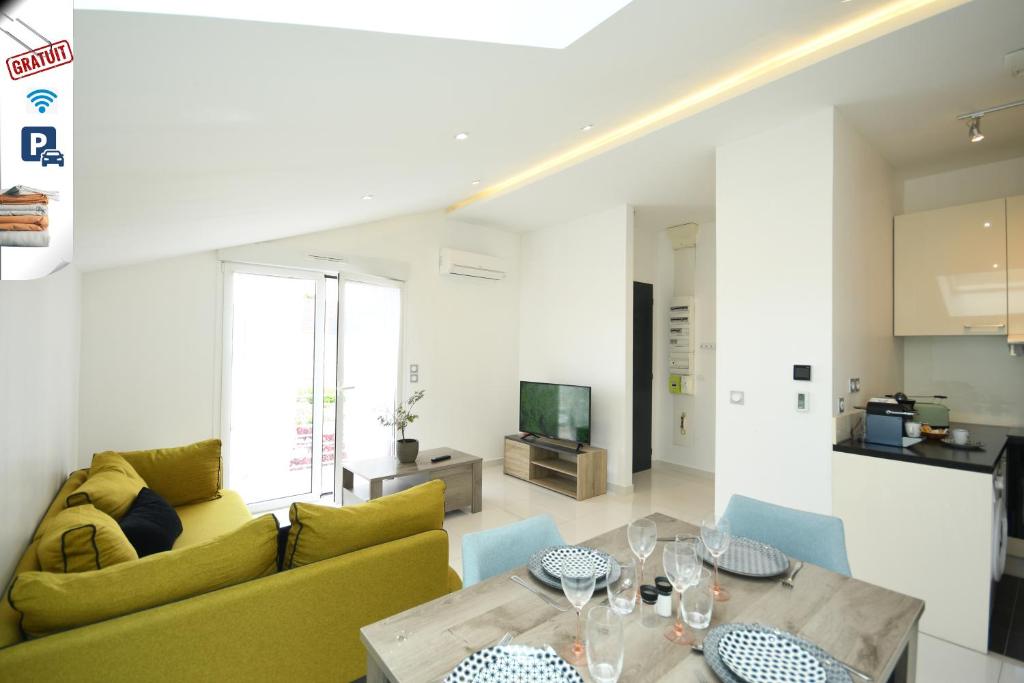 Χώρος καθιστικού στο Spot 2 Be - 2 Chambres Clim - Balcon Parking RER C
