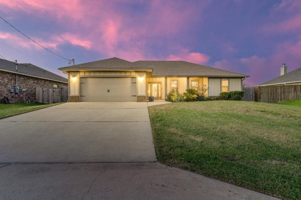 Gallery image of Retro Haven Beach Fun & Family Home in Gulf Breeze