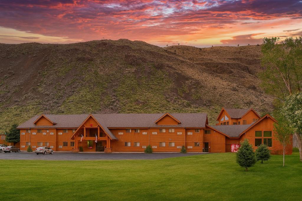 Yellowstone Village Inn and Suites photo