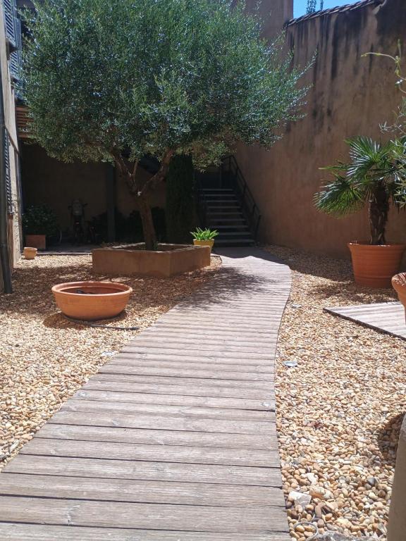 Billede fra billedgalleriet på L'Isle Contemporaine Standing Clim & Parking Privé Centre Ville i LʼIsle-sur-la-Sorgue