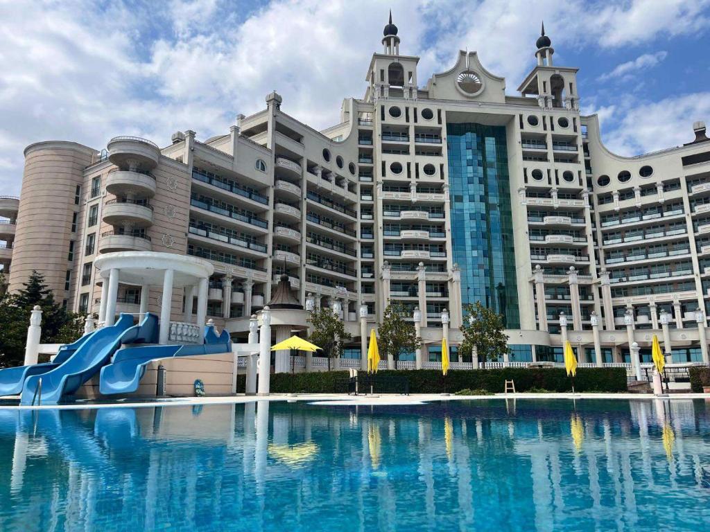 Luxurious Apartment with sea view