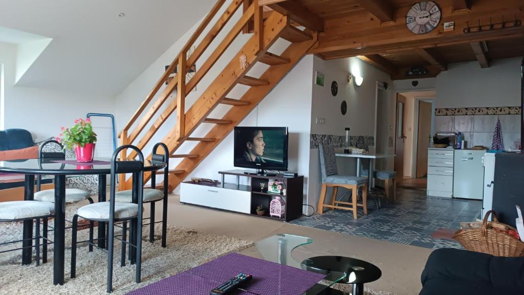 Кухня или мини-кухня в Mountain Apartment Vlašić Babanovac
