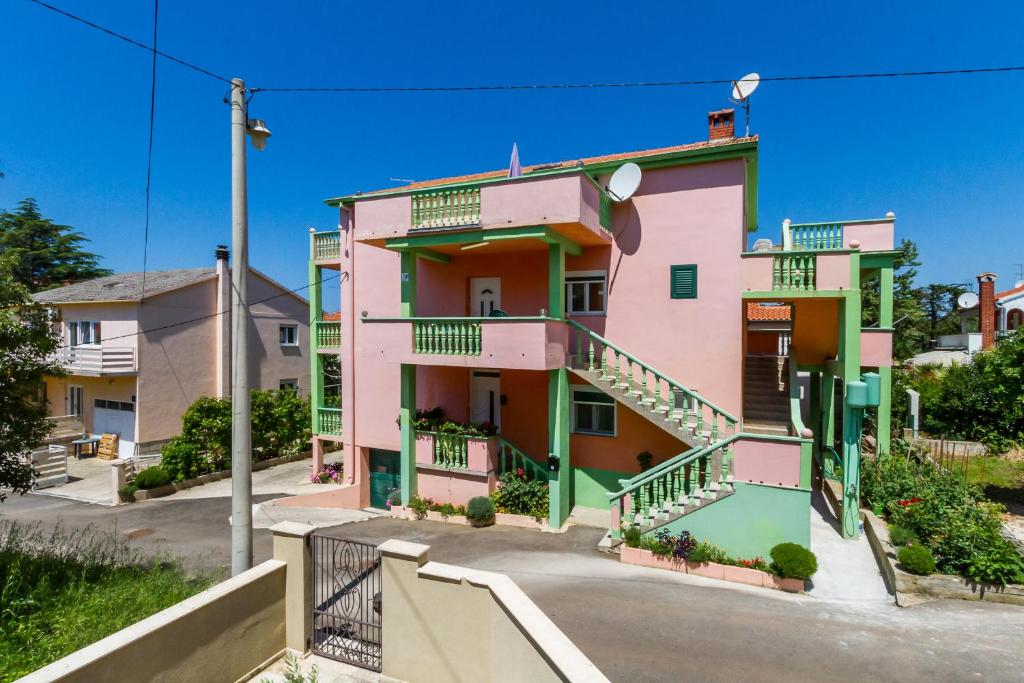 Budynek, w którym mieści się apartament