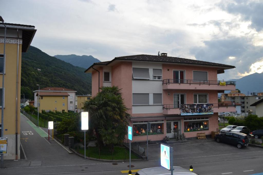 Nespecifikovaný výhled na hory nebo výhled na hory při pohledu z hotelu