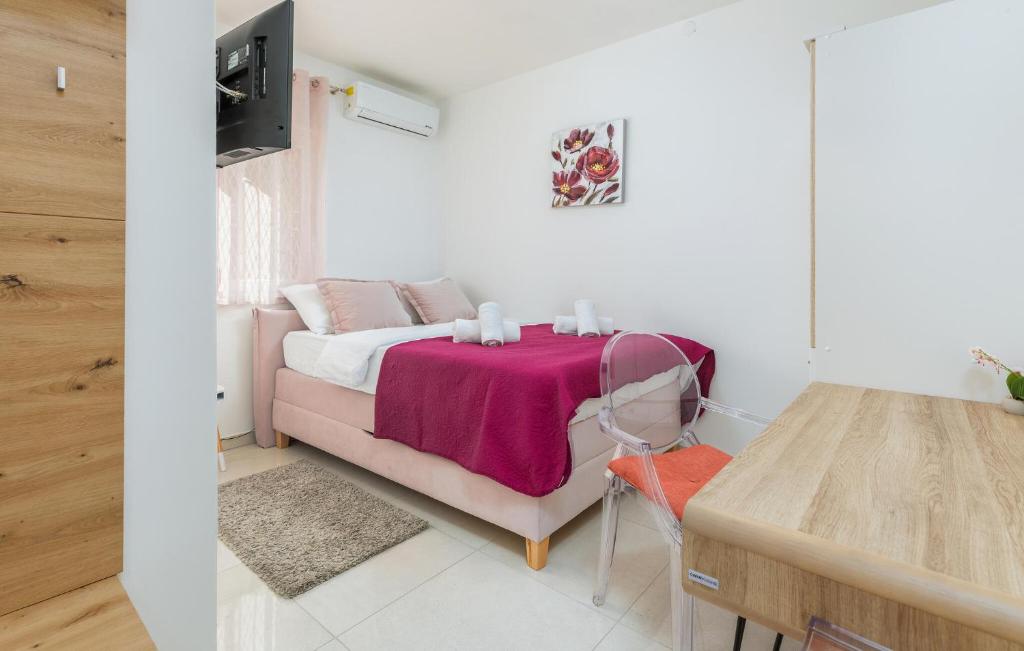 Pet Friendly Apartment In Pula With Wifi