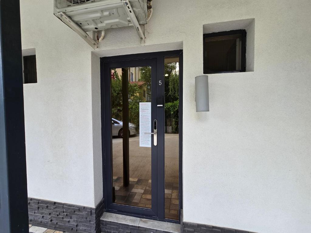 
Superior double - room 5, 1 car parking space
