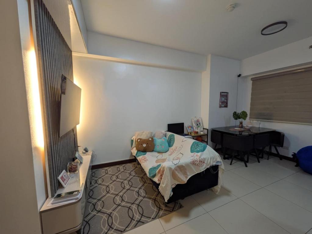 TV a/nebo společenská místnost v ubytování The Most Affordable Female-only Dormitory in Metro Manila with Free Wi-Fi