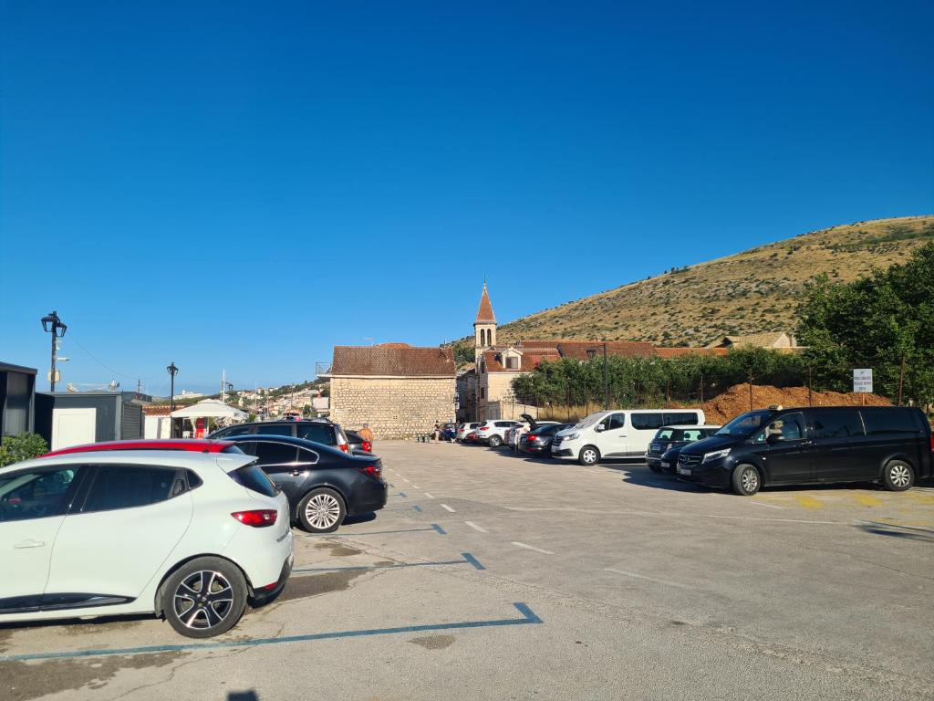 Maestral Parking