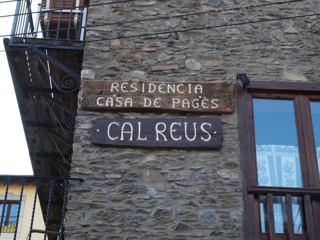 Certifikát, hodnocení, plakát nebo jiný dokument vystavený v ubytování Cal Reus