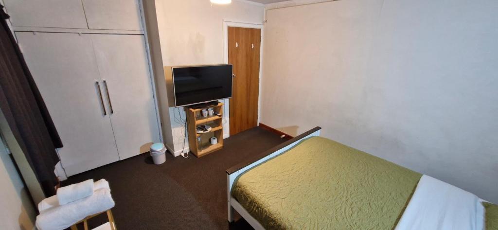 Hillcrest Term-Downstairs Room - Resim 17