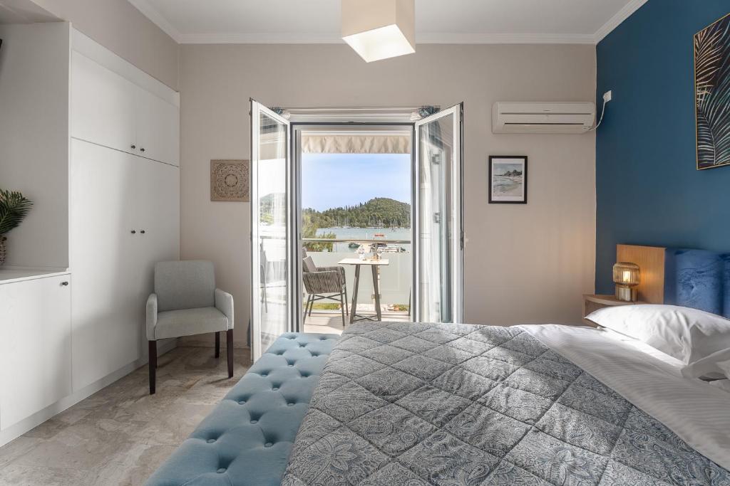 Captain's Seafront Apartments - 12