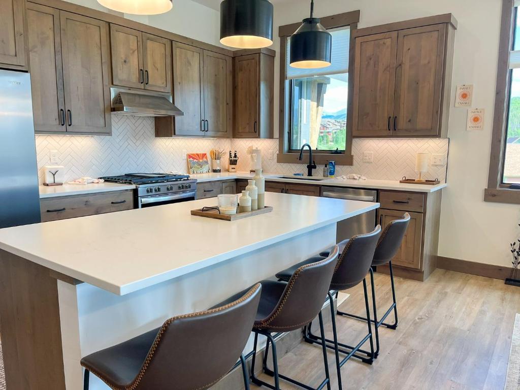 Luxury penthouse condo withshared pool hot tub & great mountain views ... - Luxury Penthouse Condo With Private Hot Tub