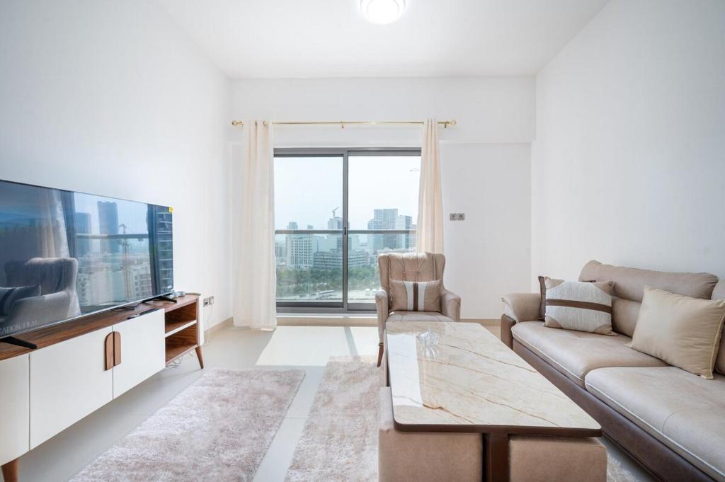 Contemporary 1BHK with Home Feel, Dubai (updated prices 2026)