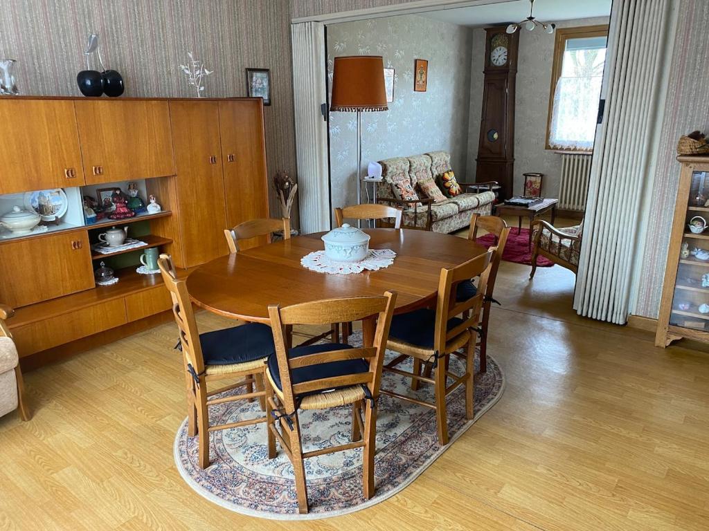 Η κουζίνα ή μικρή κουζίνα στο Vintage house Chez la Marcelle