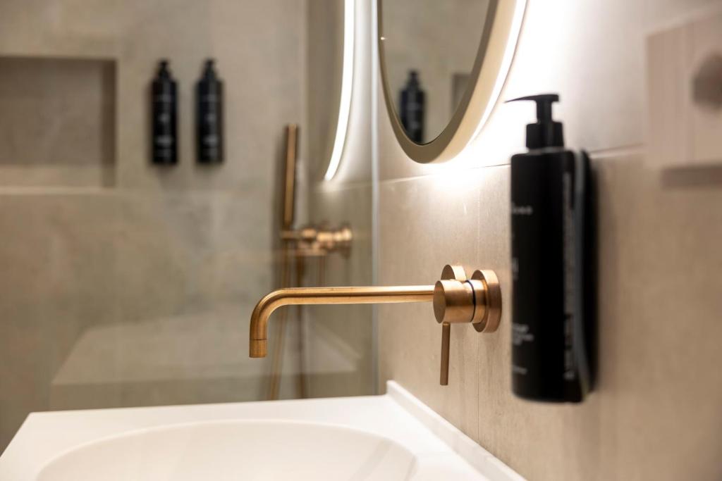 Hi Hotels Sirmione - Lakeview Pool - 15