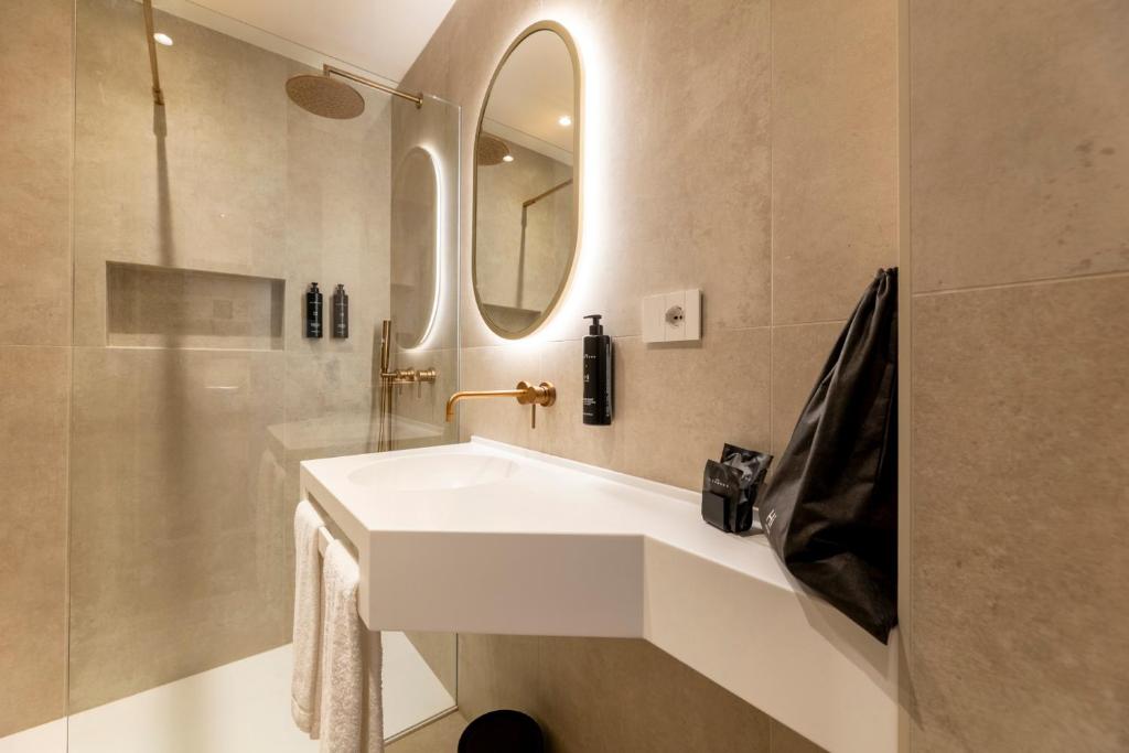 Hi Hotels Sirmione - Lakeview Pool - 7