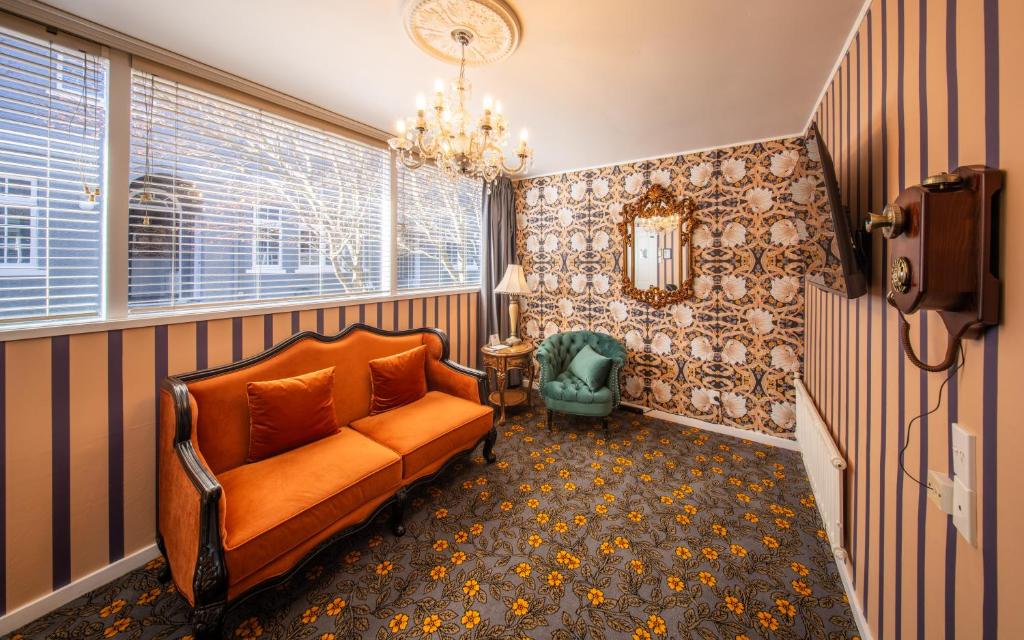 Prince's Gate Hotel - One-Bedroom Suite