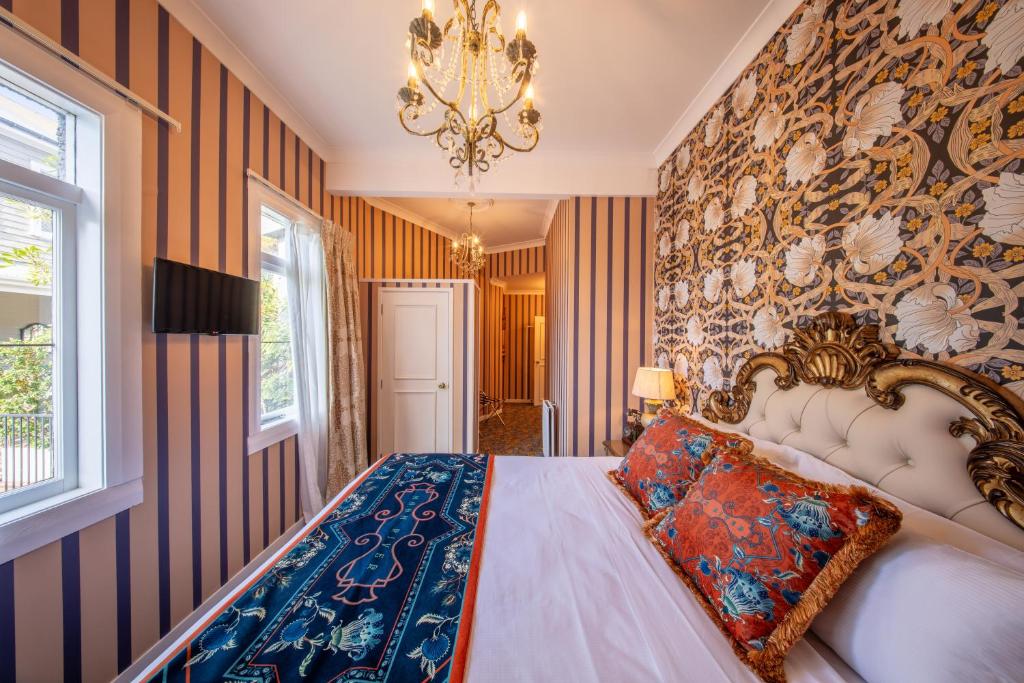 Prince's Gate Hotel - Premium Two-Bedroom Suite
