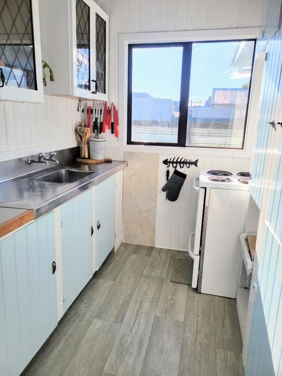 CROOKED MILE COTTAGE - BY THE SEA history and charm - Resim 21