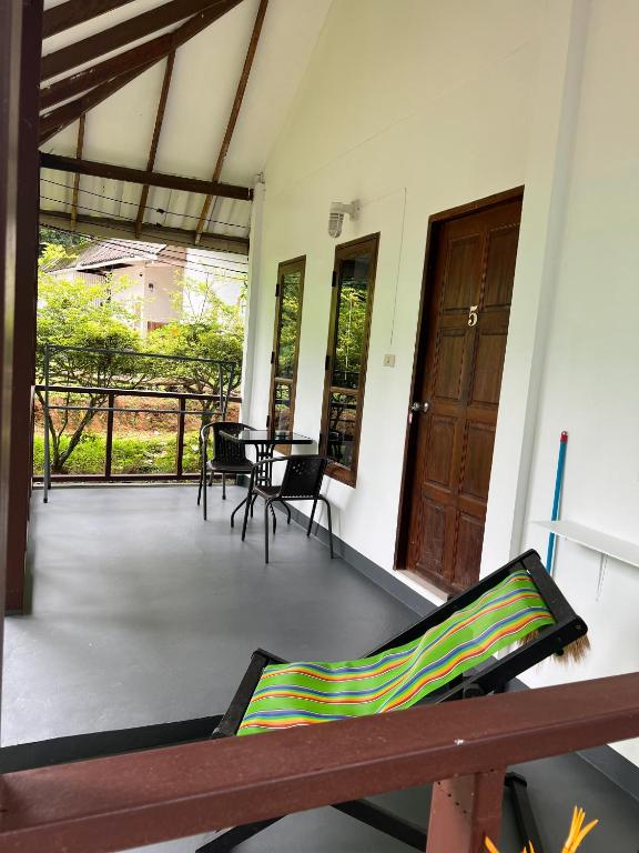 Tropical Paradise Leelawadee Resort - 8