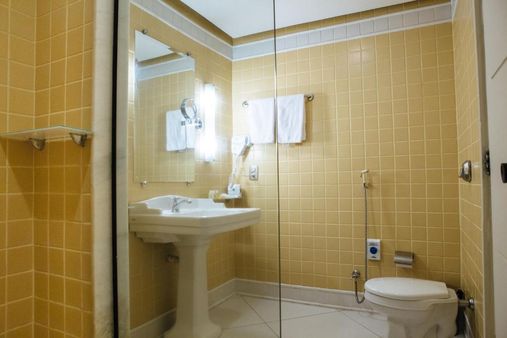  Diamond Hotel