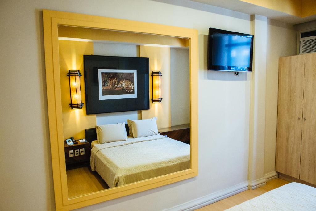  Diamond Hotel