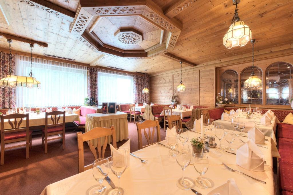 Restaurace v ubytování Hotel Troschana