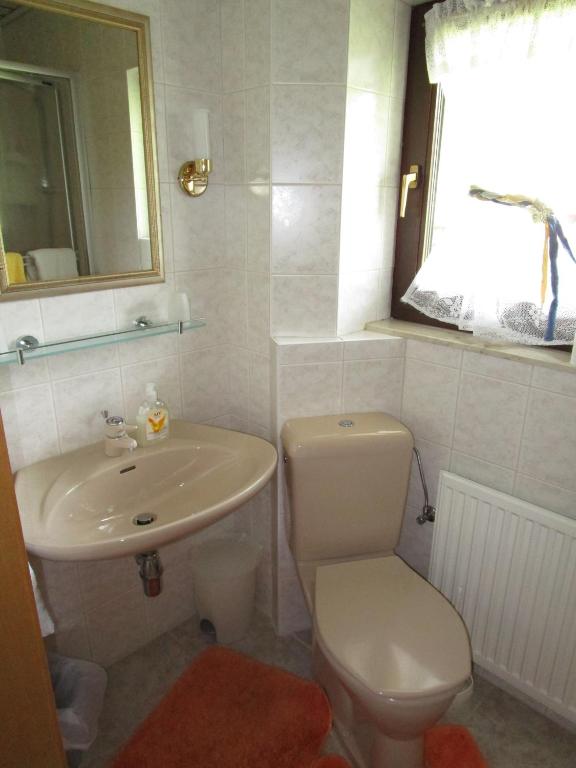 Koupelna v ubytování Gästehaus Sams