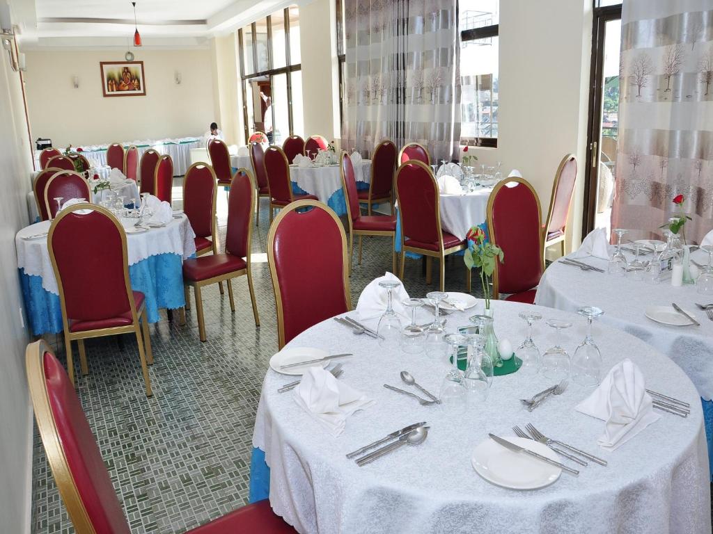 Restaurace v ubytování Five to Five Hotel