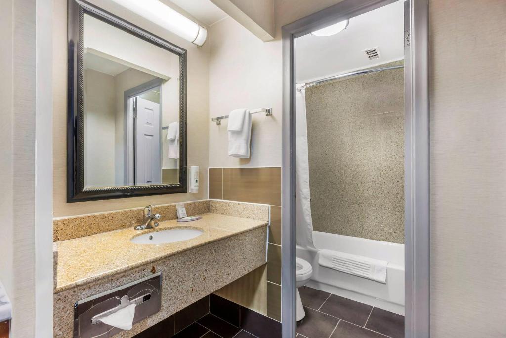 Quality Inn Toronto Airport - Resim 27