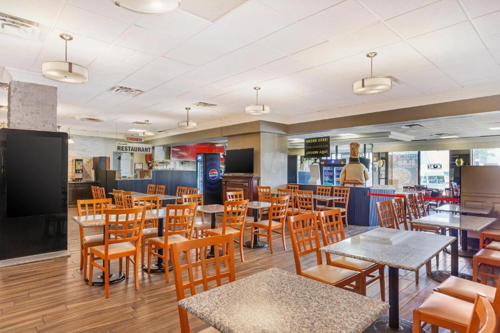 Quality Inn Toronto Airport - Resim 3