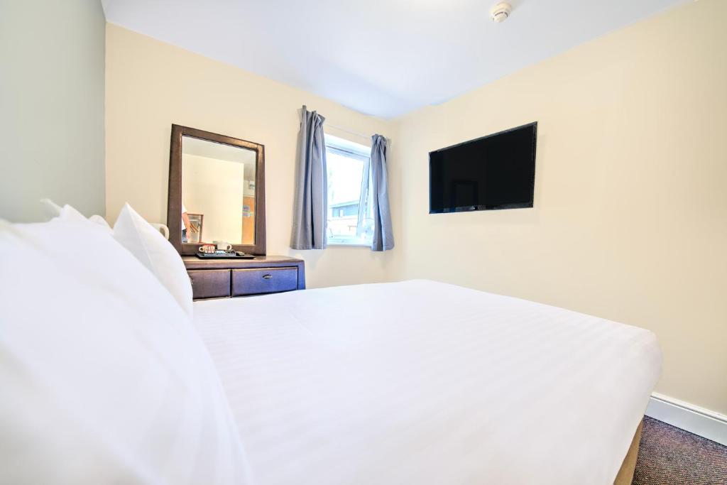 GO2 Gloucester Hotel by OYO - Superior Double Room