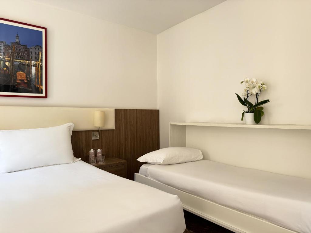 Hotel Il Moro di Venezia - Resim 23