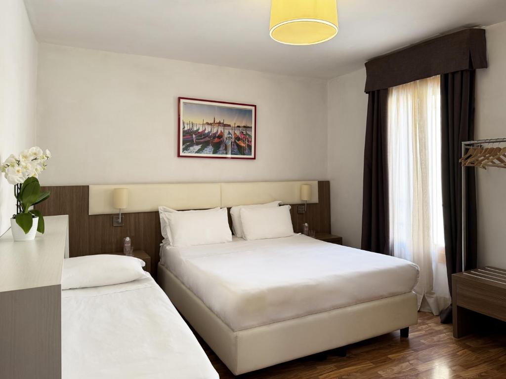 Hotel Il Moro di Venezia - Resim 19